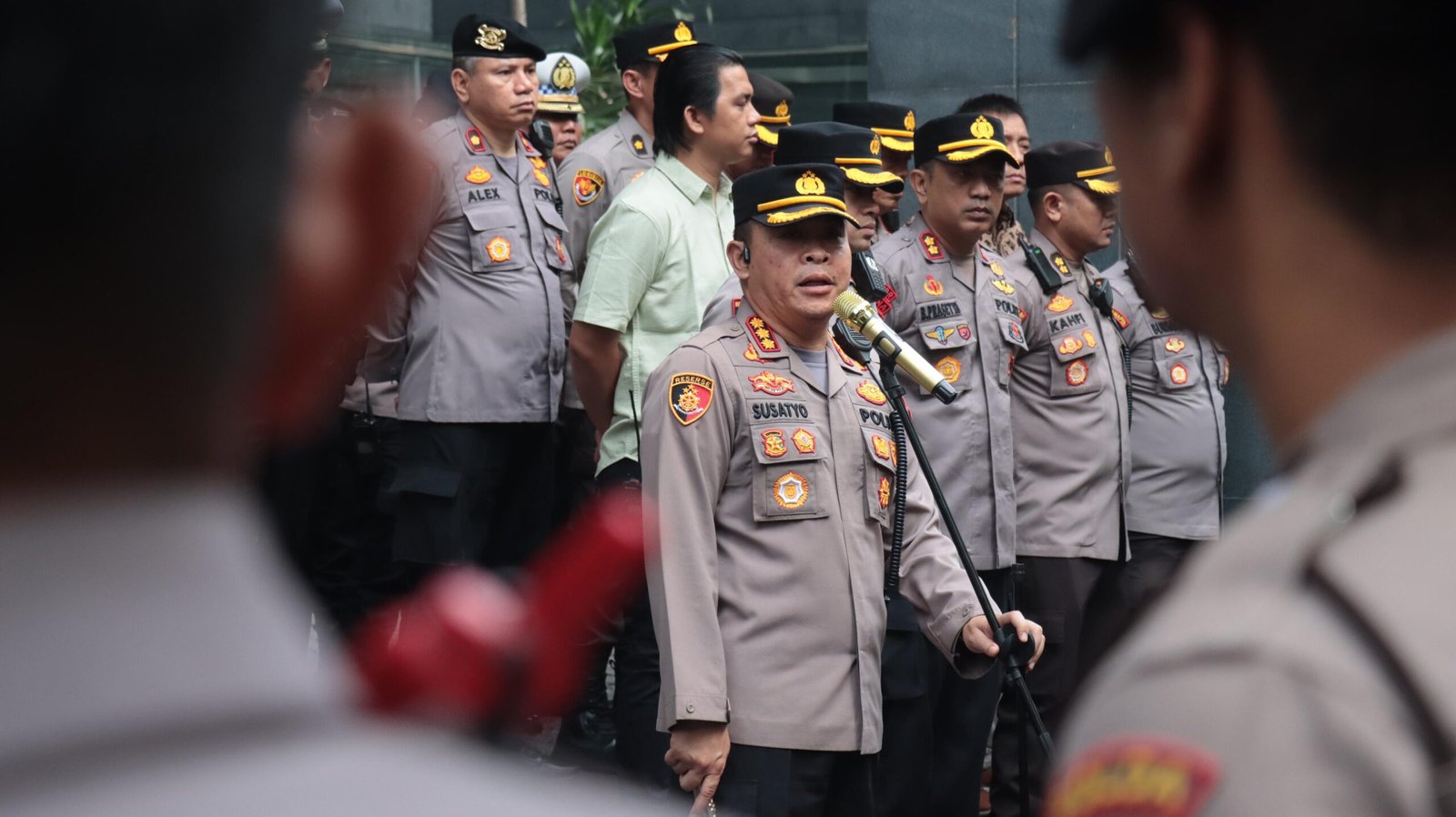 Kapolres Metro Jakarta Pusat, Kombes Pol Susatyo Purnomo Condro menegaskan pengamanan sidang Hasto Kristiyanto dilakukan secara humanis namun tetap tegas.