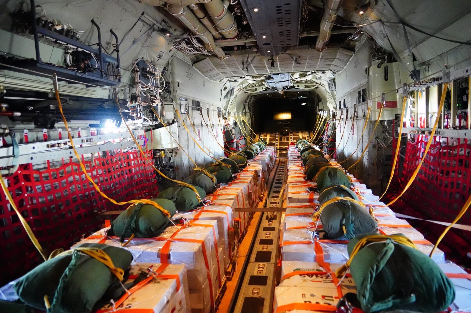 Satgas TNI Garuda Merah Putih-II mengirim 17,8 ton bantuan kemanusiaan ke Gaza pada HUT ke-80 RI.